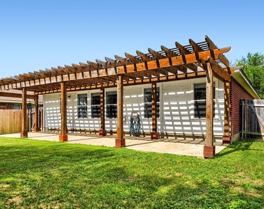 19009 Leigh Ln - Photo Thumbnail 24