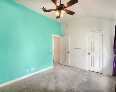 19009 Leigh Ln - Photo Thumbnail 21