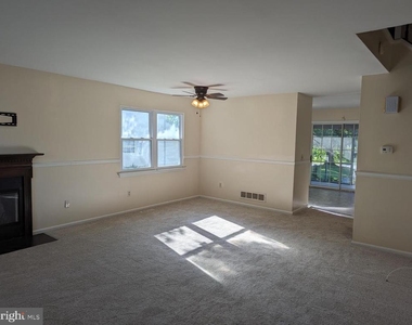 830 Woodcrest Drive - Photo Thumbnail 5