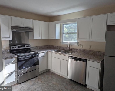 830 Woodcrest Drive - Photo Thumbnail 6