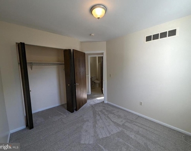830 Woodcrest Drive - Photo Thumbnail 20