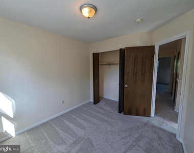 830 Woodcrest Drive - Photo Thumbnail 22