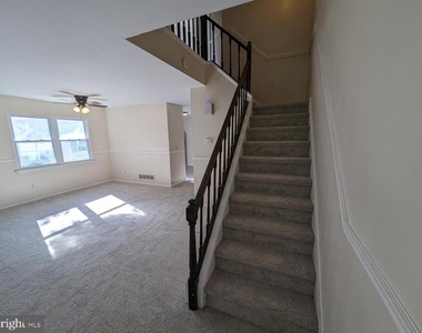 830 Woodcrest Drive - Photo Thumbnail 12