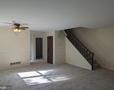 830 Woodcrest Drive - Photo Thumbnail 3