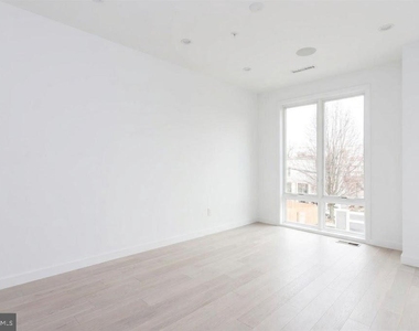 3527 14th Street Nw - Photo Thumbnail 4
