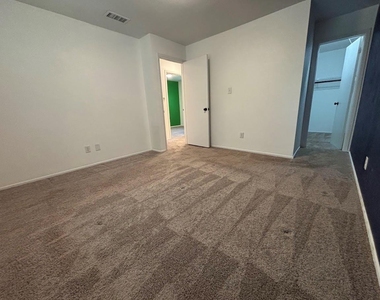 1209 S Trace Dr - Photo Thumbnail 12
