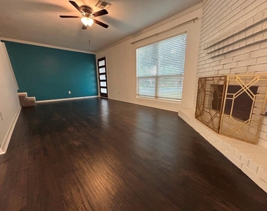 1209 S Trace Dr - Photo Thumbnail 2