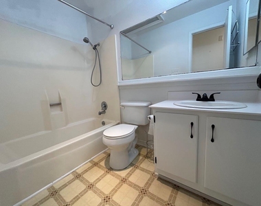 1209 S Trace Dr - Photo Thumbnail 15
