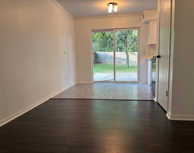 1209 S Trace Dr - Photo Thumbnail 5