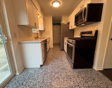 1209 S Trace Dr - Photo Thumbnail 6