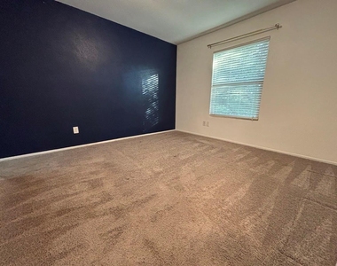 1209 S Trace Dr - Photo Thumbnail 11