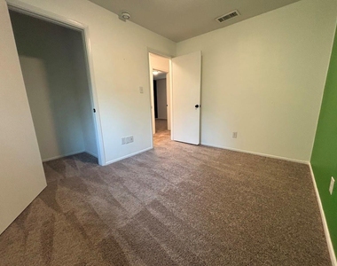 1209 S Trace Dr - Photo Thumbnail 14