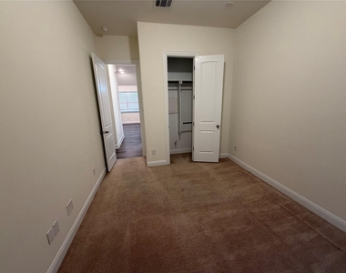 1504 Sibley Way - Photo Thumbnail 21