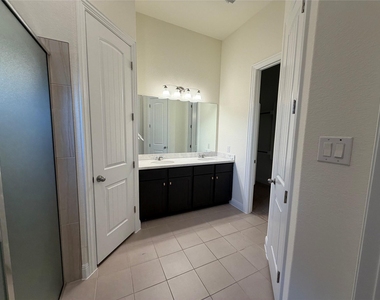 1504 Sibley Way - Photo Thumbnail 36