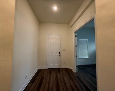 1504 Sibley Way - Photo Thumbnail 5