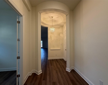 1504 Sibley Way - Photo Thumbnail 2