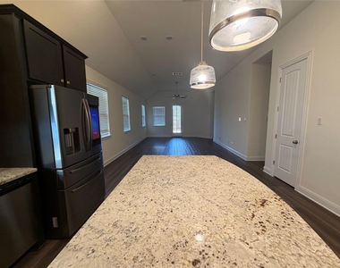 1504 Sibley Way - Photo Thumbnail 9