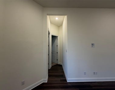 1504 Sibley Way - Photo Thumbnail 29