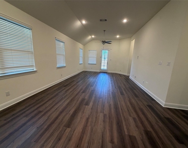 1504 Sibley Way - Photo Thumbnail 15