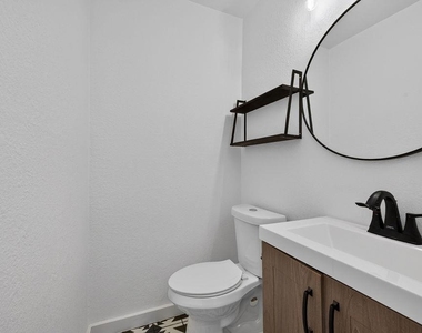 2124 Burton Dr - Photo Thumbnail 4