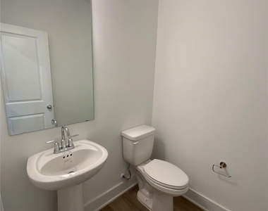 537 Bauer Loop - Photo Thumbnail 2