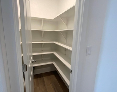 537 Bauer Loop - Photo Thumbnail 1