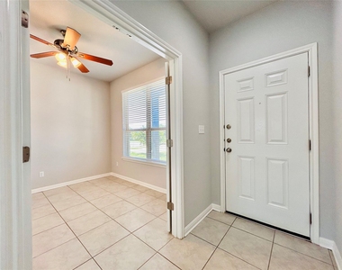 1156 Capra Ln - Photo Thumbnail 4