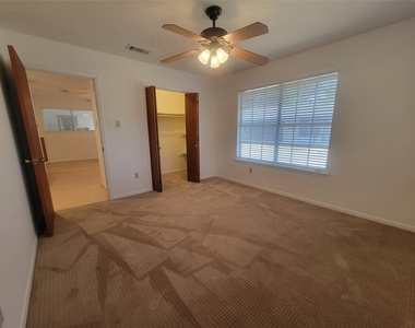 5804 Nassau Dr - Photo Thumbnail 11