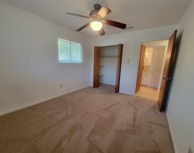5804 Nassau Dr - Photo Thumbnail 14