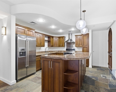 1812 West Ave - Photo Thumbnail 4