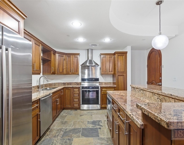 1812 West Ave - Photo Thumbnail 1