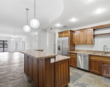 1812 West Ave - Photo Thumbnail 5