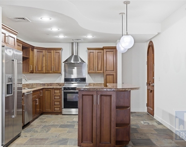 1812 West Ave - Photo Thumbnail 3