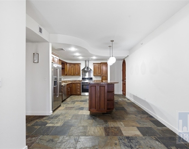 1812 West Ave - Photo Thumbnail 6