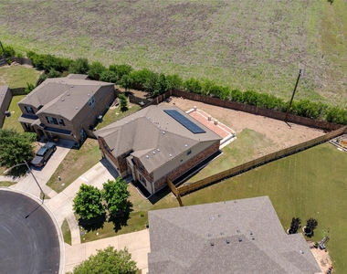 5701 Cass Ct - Photo Thumbnail 32