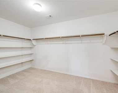 5701 Cass Ct - Photo Thumbnail 13