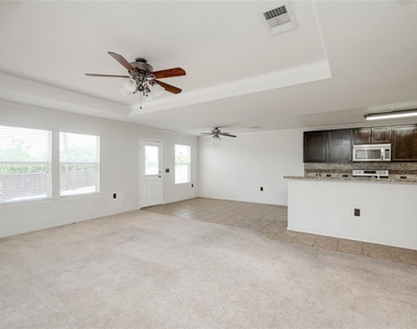5701 Cass Ct - Photo Thumbnail 8