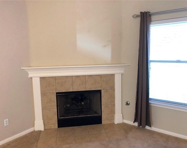 4105 Meadow Bluff Way - Photo Thumbnail 10