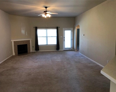 4105 Meadow Bluff Way - Photo Thumbnail 9