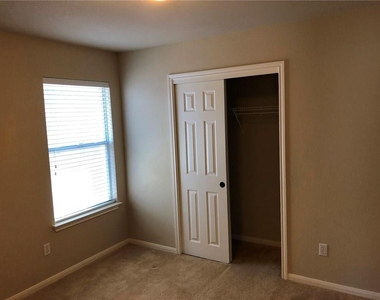 4105 Meadow Bluff Way - Photo Thumbnail 20