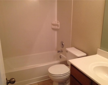 4105 Meadow Bluff Way - Photo Thumbnail 26