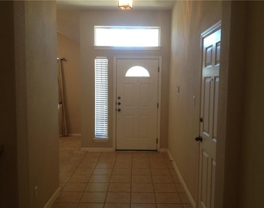 4105 Meadow Bluff Way - Photo Thumbnail 3