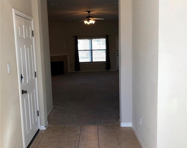 4105 Meadow Bluff Way - Photo Thumbnail 4