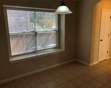 4105 Meadow Bluff Way - Photo Thumbnail 6