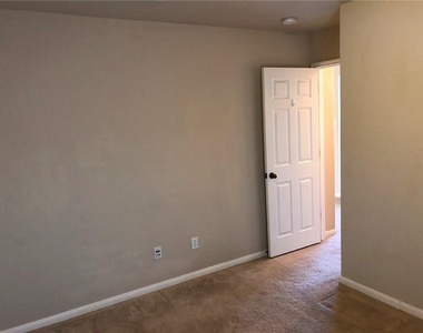 4105 Meadow Bluff Way - Photo Thumbnail 21