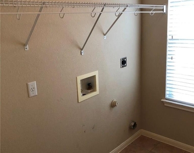 4105 Meadow Bluff Way - Photo Thumbnail 30