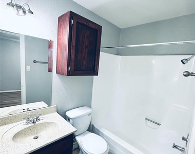 3702 S Second St - Photo Thumbnail 13