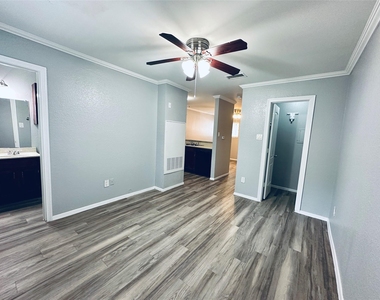 3702 S Second St - Photo Thumbnail 11