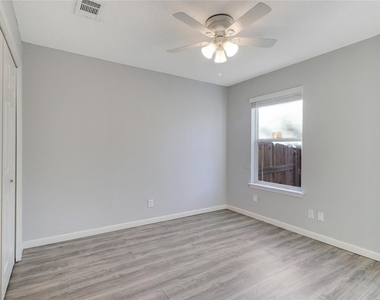6920 Bennett Ave - Photo Thumbnail 6