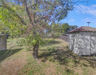 6920 Bennett Ave - Photo Thumbnail 13